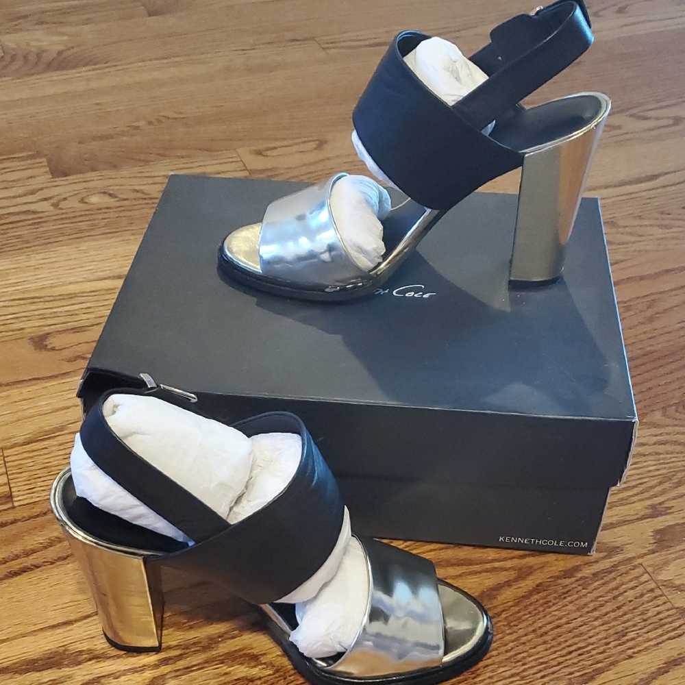 Kenneth Cole Women's Metallic Silver and Black Sandals